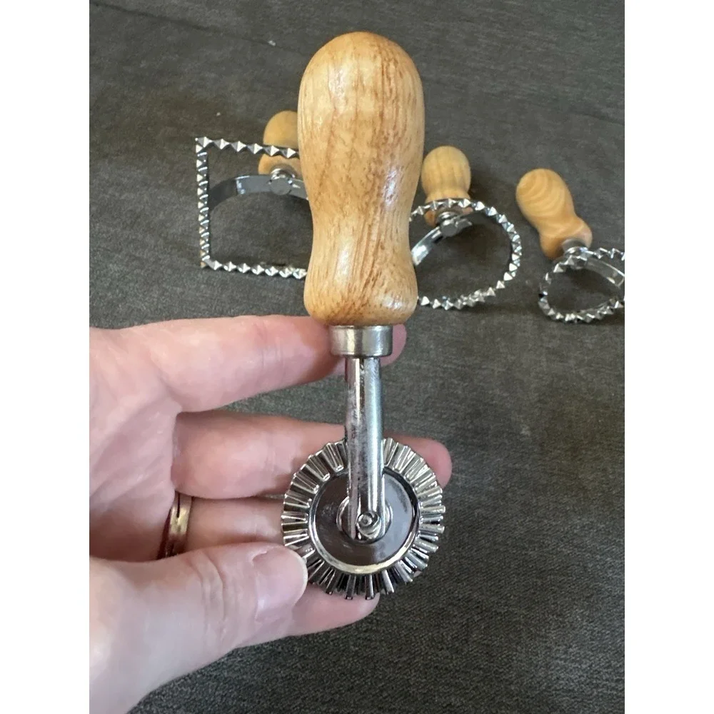 Ravioli‎ Stamp Set of 4 Ravioli Maker Cutter with Wooden Handle